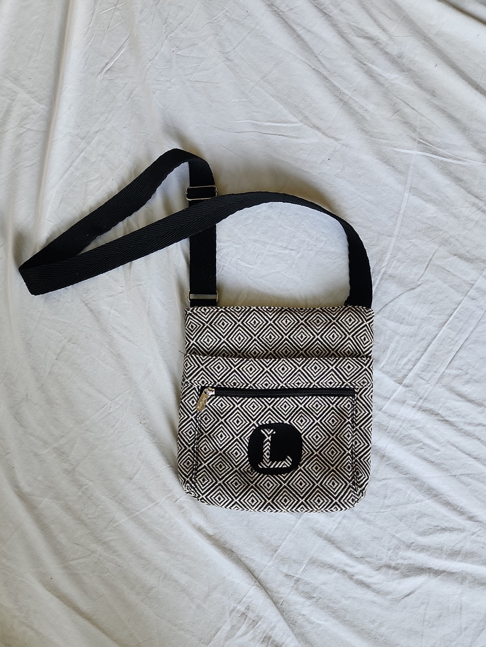 Thirty One L Geometric Pattern Black & White Crossbody Bag Purse